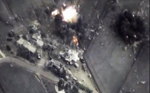 Mỹ cảnh báo Nga về các cuộc không kích vào dân thường là tin tức về tình hình chiến sự Syria mới nhất ngày 31/12/2015