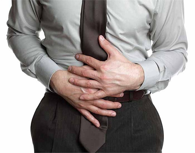 Hay nôn mửa hay đau bụng cũng là triệu chứng của bệnh ung thư đại trực tràng
