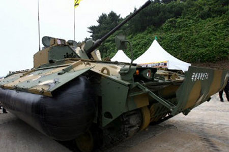 Xe chiến đấu bộ binh K21 có khung gầm được chế tạo hoàn toàn từ sợi thủy tinh