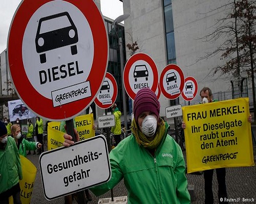 Gian lận của Volkswagen cho phép những chiếc xe của hãng này thải  ra lượng khí thải gấp 10-40 lần tiêu chuẩn cho phép. Nguồn ảnh : DW.com. 