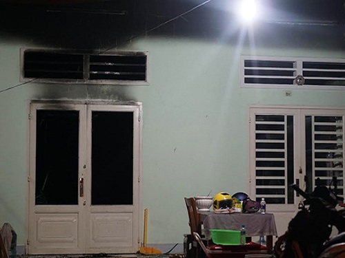 Cháy nhà trong đêm, 4 người trong một gia đình tử vong