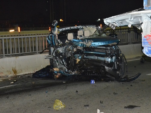 Tai nạn giao thông ngày 5/3: Cô gái văng ra khỏi xe Range Rover tử vong tại chỗ