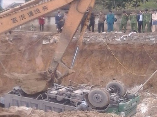 Tai nạn giao thông ngày 10/3: 8 xe máy nằm la liệt, 5 người nhập viện