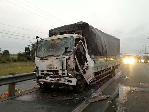 Tai nạn giao thông ngày 14/3: Phụ xe tử vong, 2 tài xế nguy kịch sau tai nạn