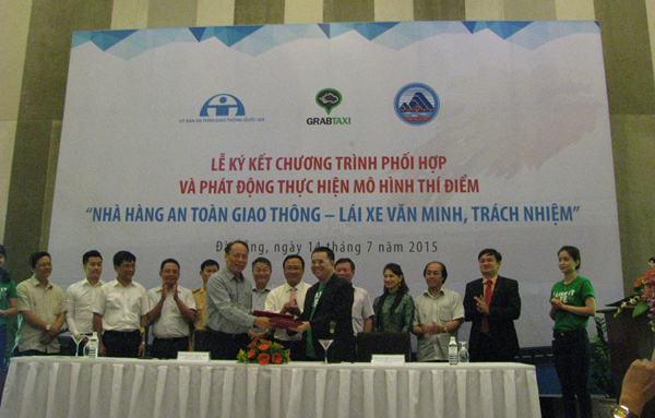 Lễ ký kết chương trình phối hợp thực hiện mô hình thí điểm ‘Nhà hàng an toàn giao thông – Lái xe văn minh, trách nhiệm’ tại Đà Nẵng