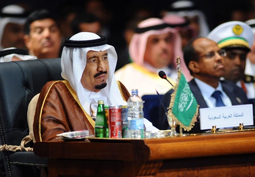 Đại gia dầu mỏ Ả Rập Saudi phải đi vay tiền do đối mạt với lỗ hổng ngân sách lớn