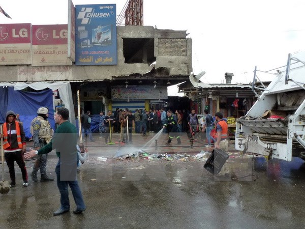 Hiện trường vụ đánh bom tại nhà hàng ở New Baghdad ngày 7/2.Nguồn: AFP