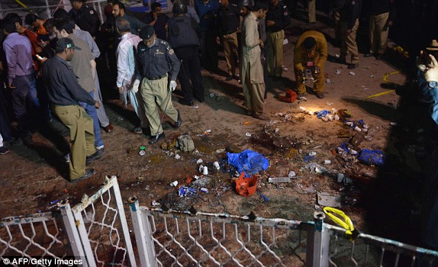 Hiện trường vụ đánh bom ở Pakistan