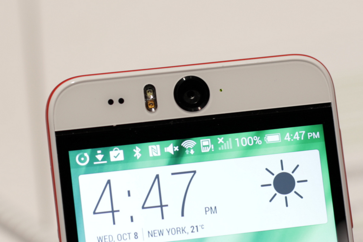 Đánh giá HTC Desire Eye và HTC One M8