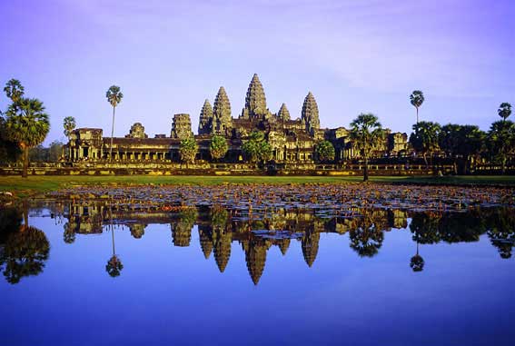 Du khách khỏa thân chụp hình tại đền Angkor bị bắt