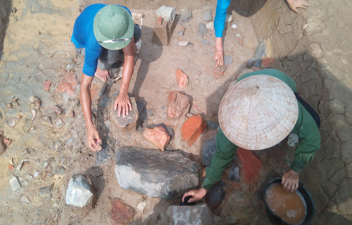 Công tác khai quật các di vật vẫn đang diễn ra tại khu vực Thành Nhà Hồ