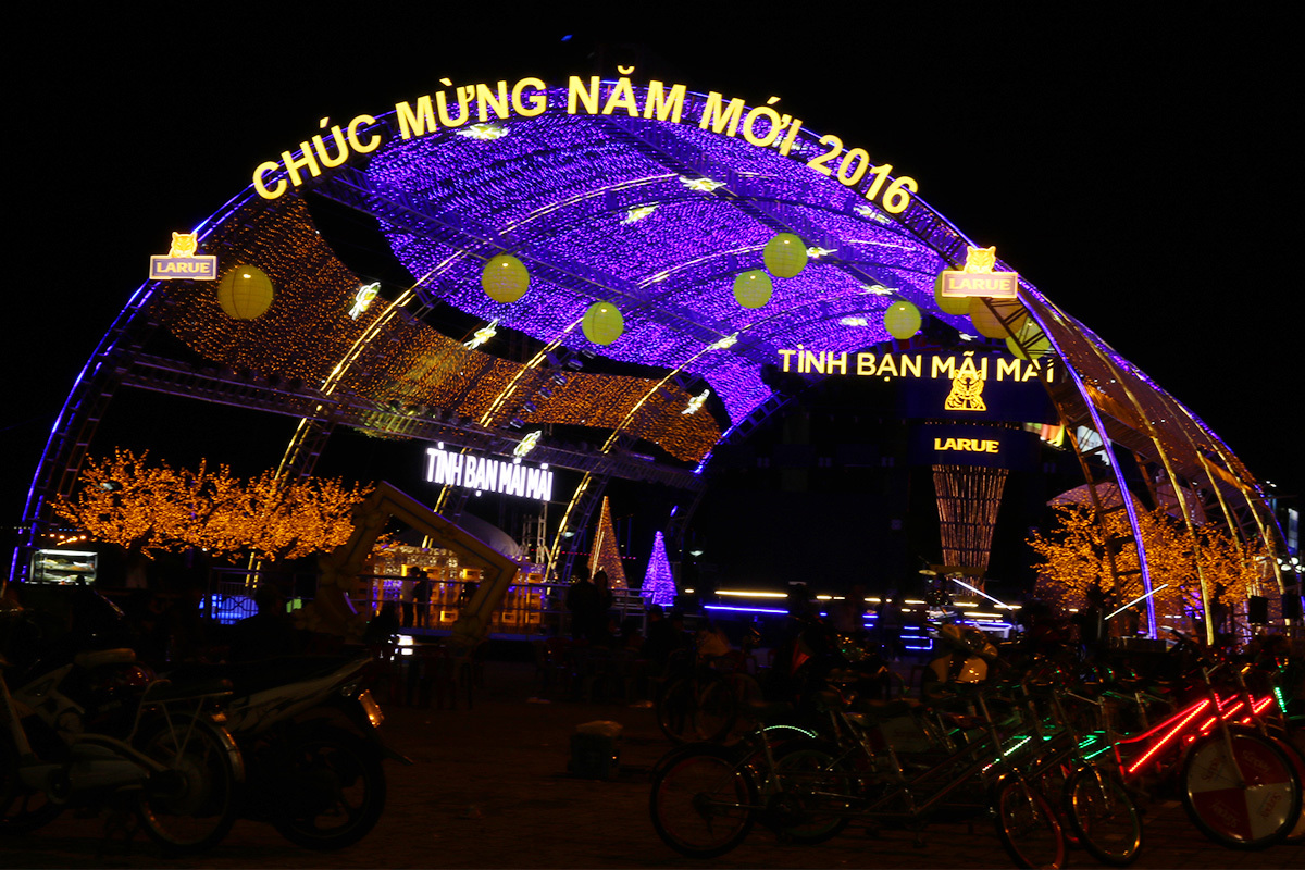 Con đường ánh sáng tại Đà Nẵng chắc chắn là một địa điểm chụp ảnh Tết Âm lịch nhất định phải đến