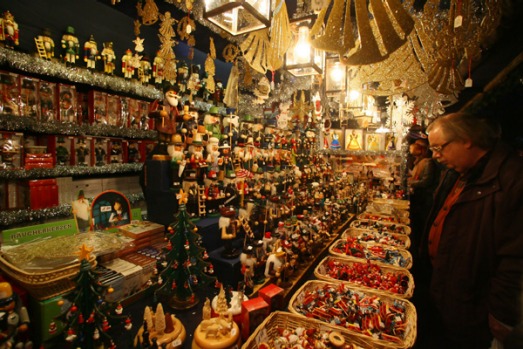 Hãy ghé thăm khu chợ dành cho lễ Giáng sinh tại khu vực Haupt markt 