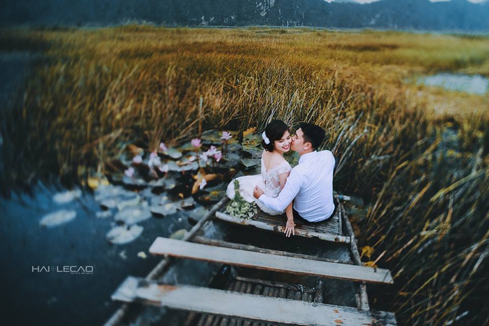 Hàng trăm hang động kỳ ảo, hồ, đầm đã tạo nên vẻ đẹp khó cưỡng khiến nhiều cặp uyên ương lựa chọn nơi đây để chụp ảnh cưới