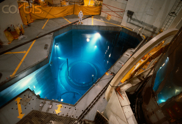 Lò phản ứng hạt nhân và bồn tải nhiệt Lò phản ứng hạt nhân và bồn tải nhiệt