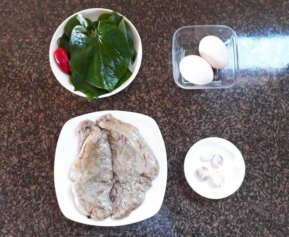 Cách làm món trứng cá chiên lá lốt thơm ngon, lạ miệng