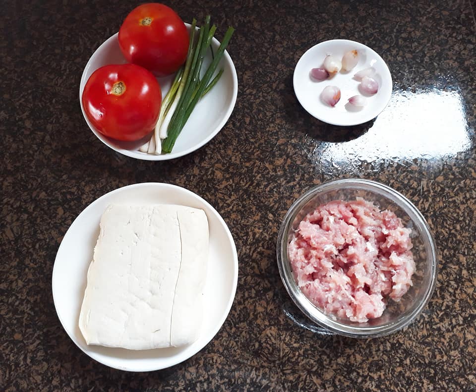Cách làm món thịt nhồi đậu sốt cà chua siêu ngon