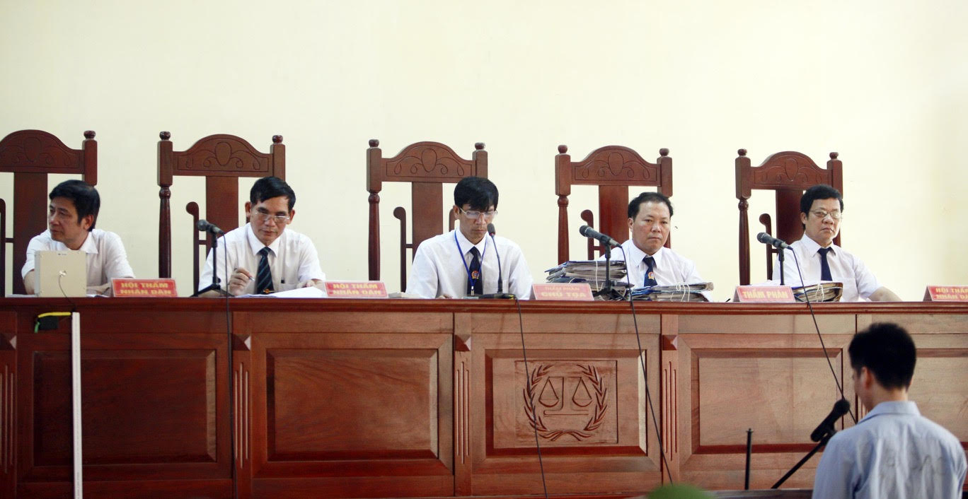 Hung thủ vụ án oan ông Nguyễn Thanh Chấn cúi đầu nhận bản án