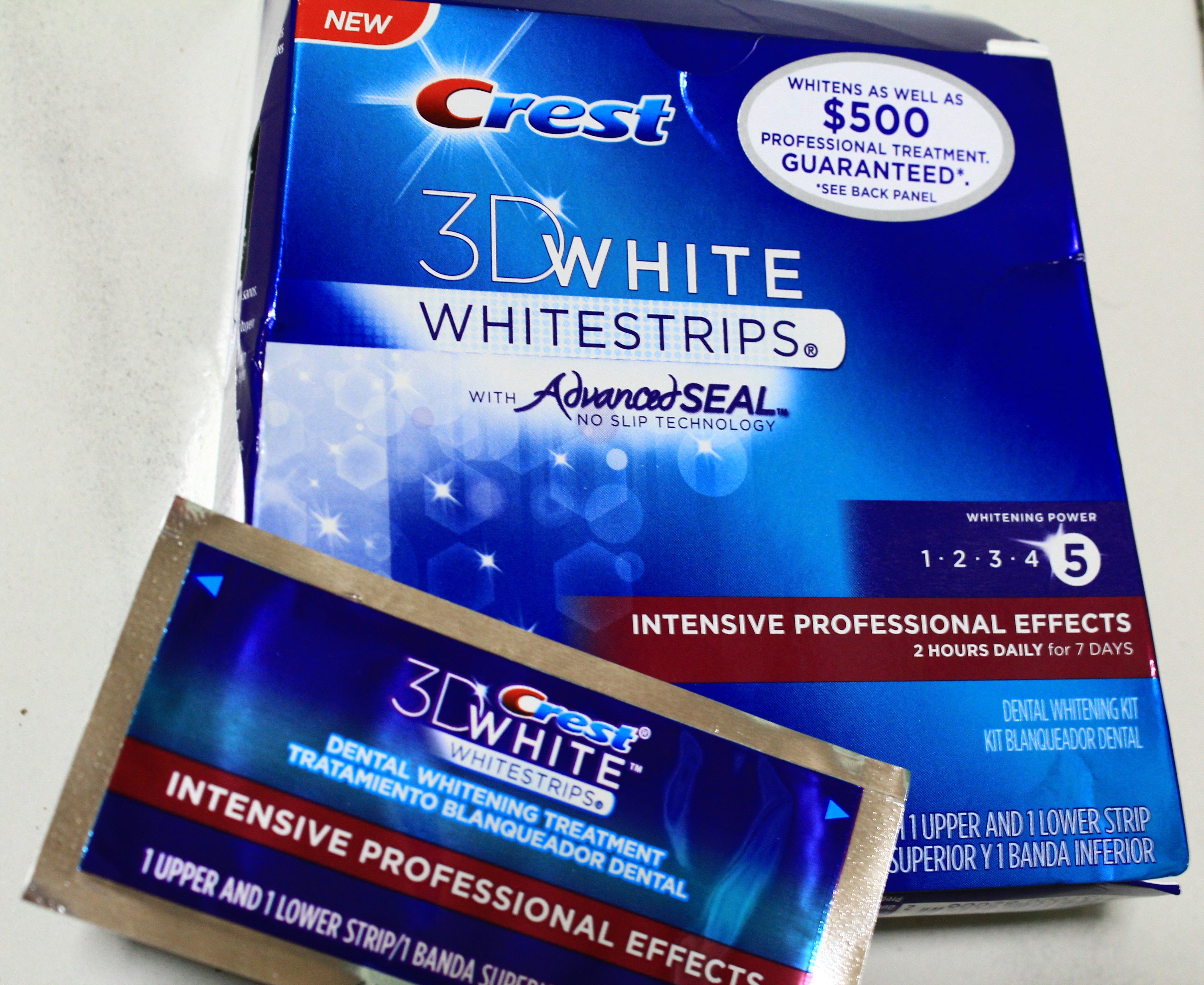 Miếng dán làm trắng răng Crest Whitestrips được phân phối và sử dụng tại Mỹ hơn 10 năm nay