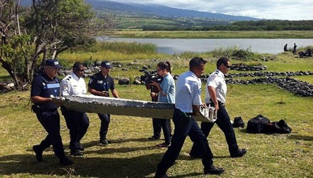 Máy bay mất tích MH370 một mảnh vỡ được tìm thấy