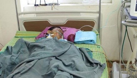 Em Nguyễn Bảo Long đang điều trị tại bệnh viện