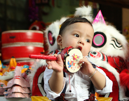 Đồ chơi trung thu cho các bé năm nay vô cùng đa dạng, đặc biệt là có sự xuất hiện của nhiều mặt hàng đồ chơi Việt Nam