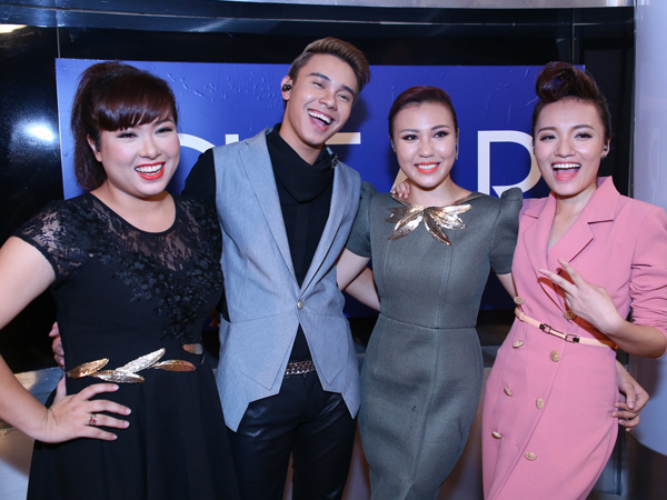 top 4 thí sinh Vietnam Idol là Nhật Thủy, Minh Thùy, Phương Linh và chàng trai có giọng hát đầy nội lực Đông Hùng