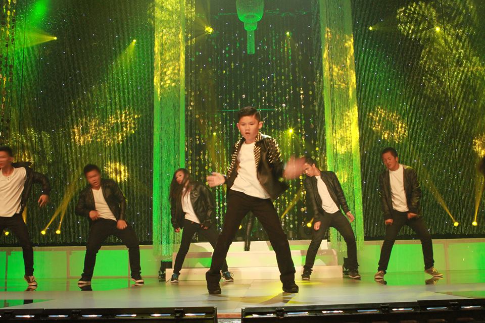 11 tuổi, nhưng Beckham đã có những tiết mục biểu diễn trên sân khấu đầu tiên cho tiết mục nhảy phụ hoạ của mẹ, trong chương trình Ms. Vietnam Continent