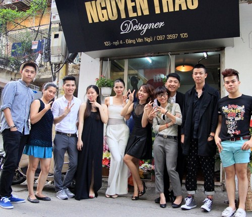 Nguyễn Thảo khai trương shop cửa h&agrave;ng tại Đặng Văn ngữ.