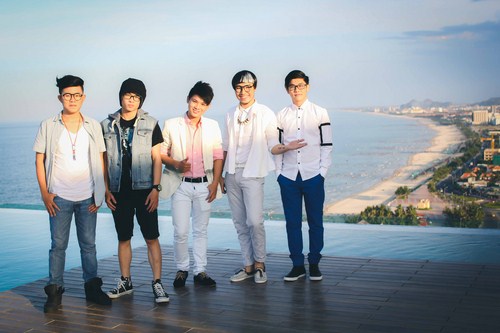 Với các thí sinh The X-Factor – Nhân Tố Bí Ẩn , đội HLV Hồ Quỳnh Hương, họ sẽ trải lòng mình trước biển trời Đà Nẵng.