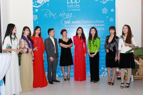 Tự nhận mình là một người rất kĩ tính nhưng Hoa hậu Camay Ngô Thu Trang lại tỏ ra hoàn toàn tin tưởng khi lựa chọn trang phục của NTK Hoài Nam