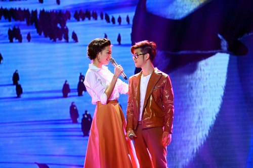 Loki Bảo Long với chủ đề đêm thi này cũng đã nhận được sự giúp đỡ của ca sĩ Thiều Bảo Trang trong ca khúc do cô sáng tác