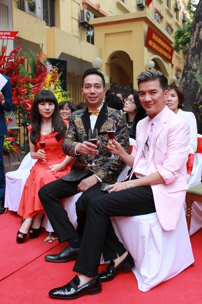 NTK Đỗ Trịnh Hoài Nam “đọ vàng” với ca sỹ Đàm Vĩnh Hưng 