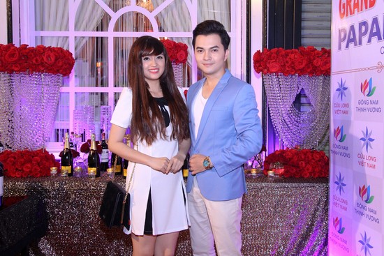 Nam Cường xuất hiện cùng Nhi Trần, cô ca sĩ trẻ sẽ cùng anh ra mắt sản phẩm âm nhạc mới vào dịp cuối năm. 