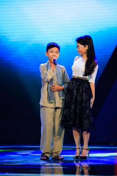 Tập 2 Giọng hát Việt Nhí 2014 phát sóng, nhiều nhân tố nhí khác ngay khi cất giọng hát cũng đã tạo được ấn tượng nổi bật với các HLV