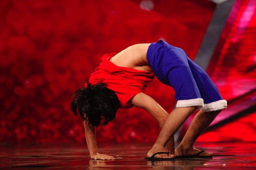 Tiết mục uốn dẻo của thí sinh tham gia Tìm kiếm tài năng – Vietnam’s Got Talent 