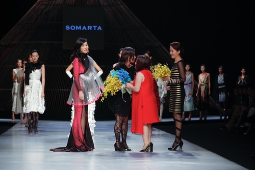 Tamae Hirokawa là một trong những NTK đem đến BST cuối cùng cho ngày thứ 3 đầy thành công của Tuần lễ thời trang quốc tế Việt Nam tại Gem Cente