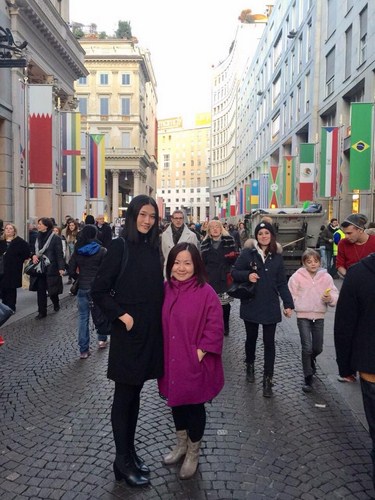 Bà Quỳnh Nga và Kha Mỹ Vân tại Milan