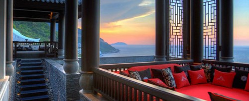 Điều ấn tượng nhất ở InterContinental Đ&agrave; Nẵng l&agrave; hầu hết c&aacute;c ph&ograve;ng ở đều c&oacute; view nh&igrave;n ra biển. Ảnh: InterContinental.