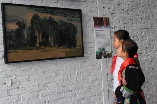 C&aacute;c họa sỹ cũng đ&atilde; tự t&igrave;m kiếm cảm hứng s&aacute;ng t&aacute;c trong chuyến đi thực hiện dự &aacute;n từ thiện.