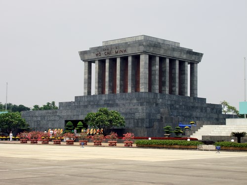 Lăng Chủ tịch Hồ Chí Minh là điểm tham quan đông nhất trong dịp 2/9. Ảnh minh họa
