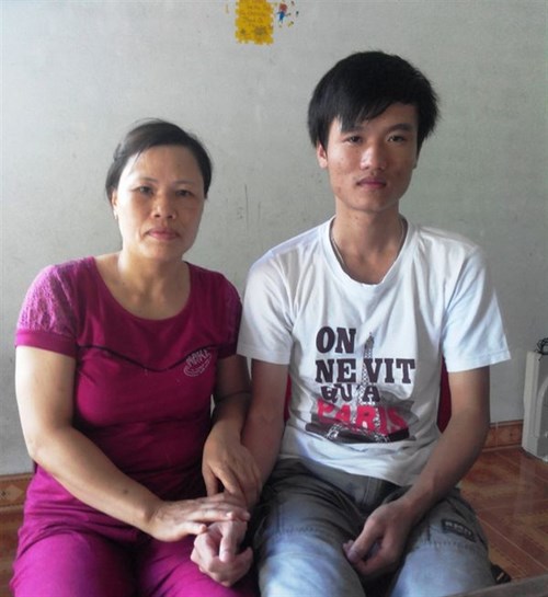 Nguyễn Quốc Trí quyết tâm học Y để chữa bệnh cho mẹ. Ảnh NVCC