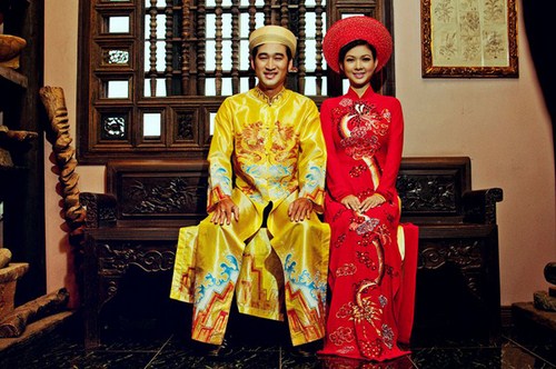Áo dài - trang phục cưới truyền thống của phụ nữ Việt Nam. Ảnh minh họa
