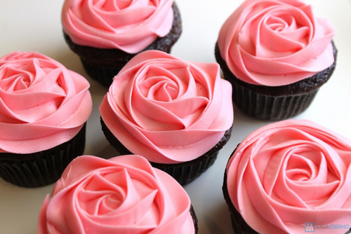 Bánh cupcake hoa hồng lãng mạn. Ảnh minh họa