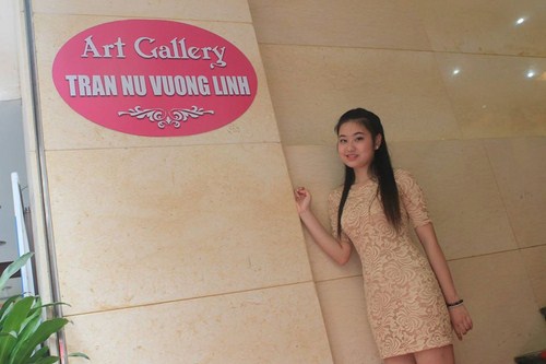 Cô gái trẻ Trần Nữ Vương Linh đã từng tổ chức nhiều triển lãm nghệ thuật nhằm mục đích từ thiện. Ảnh NVCC