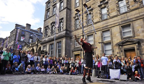 Một cảnh trong lễ hội Edinburgh Fringe.