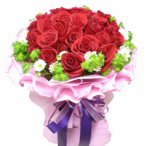 Một bó hoa hồng ngào ngạt hương thơm sẽ giúp mẹ cảm thấy được quan tâm hơn trong ngày 20/10. Ảnh minh họa