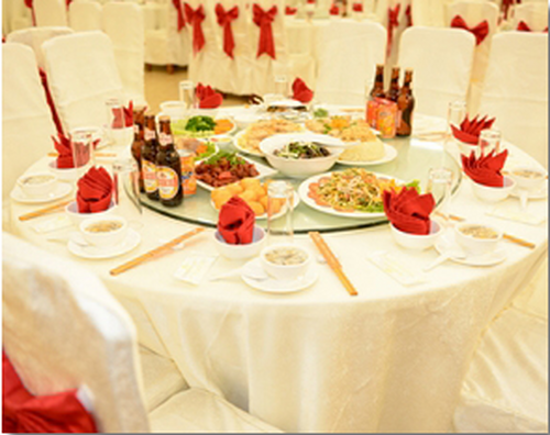Thực đơn hải sản phong phú tại nhà hàng tiệc cưới Hương Sen.