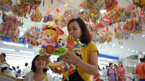 Lễ hội trung thu diễn ra năm 2013 tại trung tâm triển lãm Vân Hồ