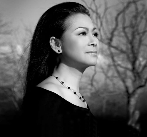Khánh Ly là một trong số ít những ca sỹ còn lại vẫn hăng hái tham gia nghệ thuật